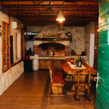 Apartment Iva Sa Bazenom *