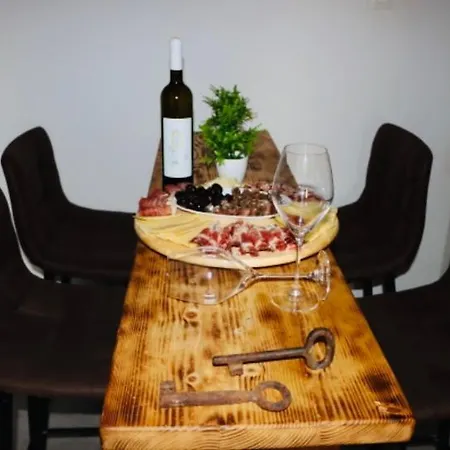 Apartment Iva Sa Bazenom Donji Zemunik