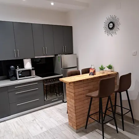 Iva Sa Bazenom Apartment
